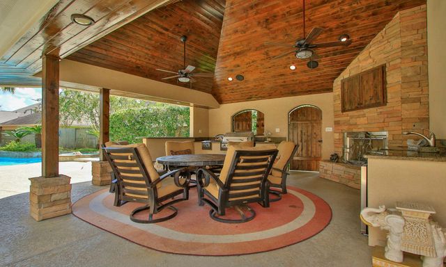 10202 Leedscastle Manor Court, Spring, TX 77379