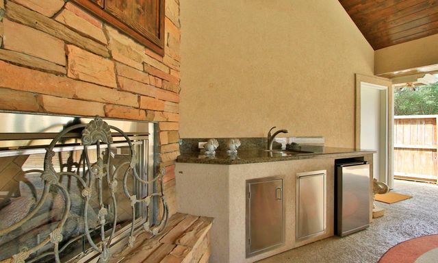 10202 Leedscastle Manor Court, Spring, TX 77379