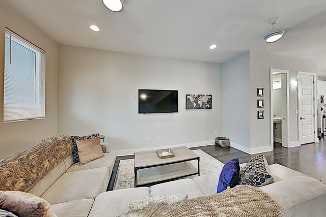 2410 Meharry Blvd Apt 2, Nashville, TN 37208