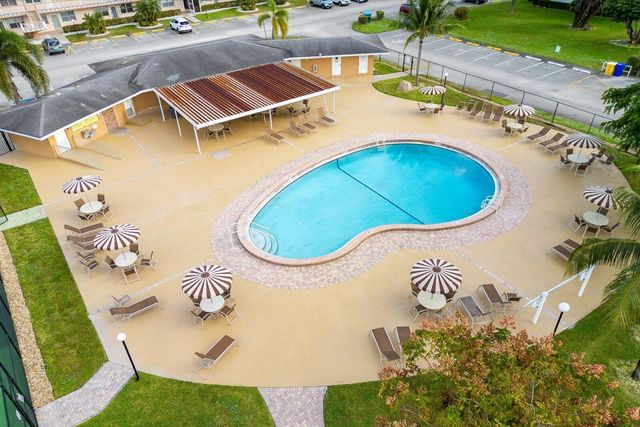 17 Andover A, West Palm Beach, FL 33417