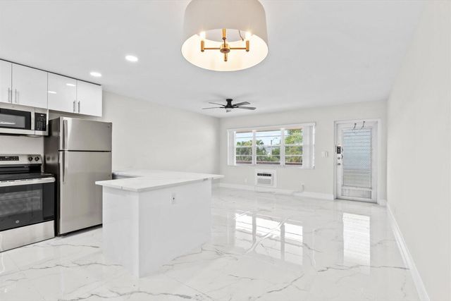 17 Andover A, West Palm Beach, FL 33417