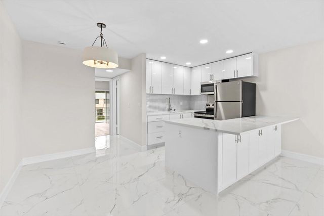 17 Andover A, West Palm Beach, FL 33417