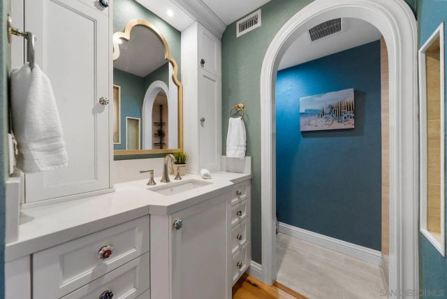 1720 Avenida Del Mundo 209, Coronado, CA 92118