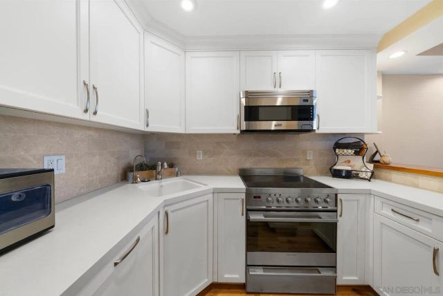 1720 Avenida Del Mundo 209, Coronado, CA 92118