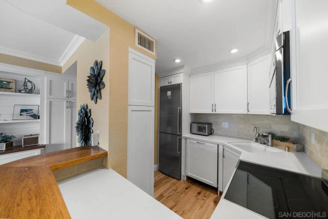 1720 Avenida Del Mundo 209, Coronado, CA 92118