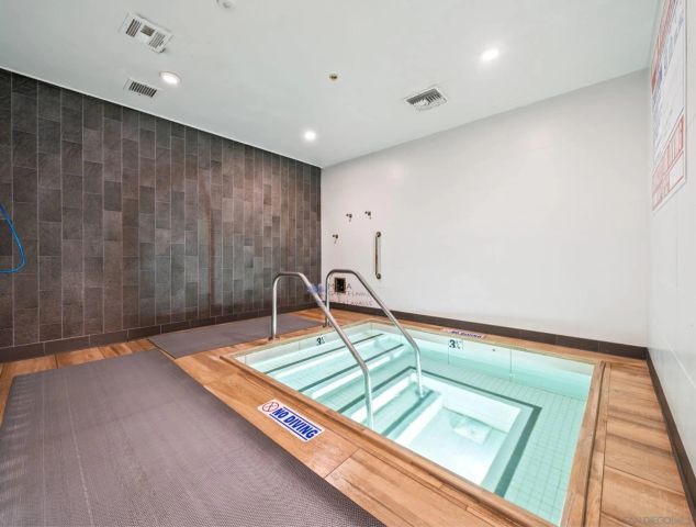 1720 Avenida Del Mundo 209, Coronado, CA 92118