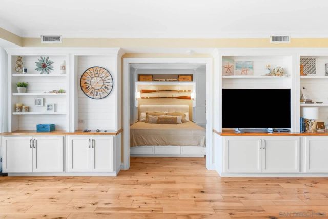 1720 Avenida Del Mundo 209, Coronado, CA 92118