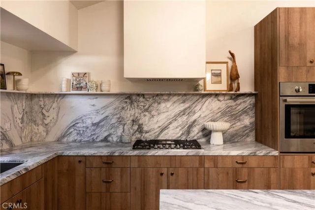 2931 Tyburn Street, Los Angeles, CA 90039