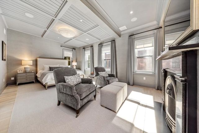 5 Wallace Court, Boston, MA 02129