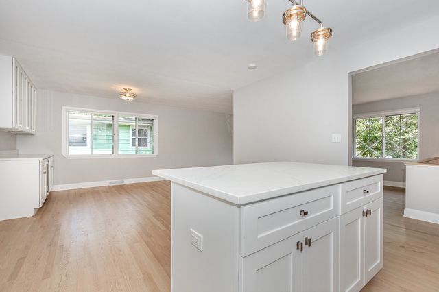 29 Robin Hill Drive, Naperville, IL 60540