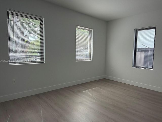 2100 SW 6th St, Miami, FL 33135