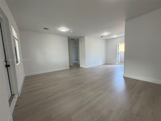 2100 SW 6th St, Miami, FL 33135