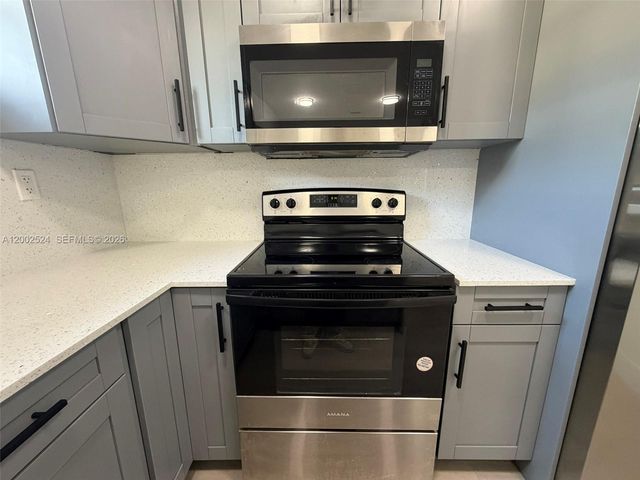 2100 SW 6th St, Miami, FL 33135