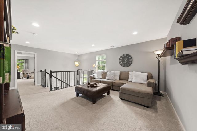 109 HEATHERWOOD CT, Pottstown, PA 19464