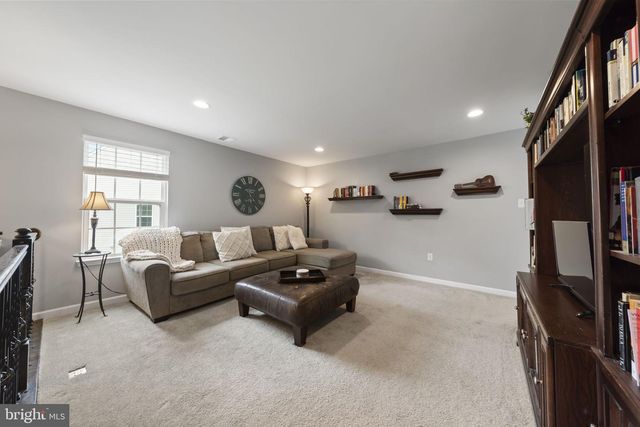 109 HEATHERWOOD CT, Pottstown, PA 19464