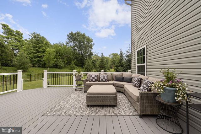 109 HEATHERWOOD CT, Pottstown, PA 19464