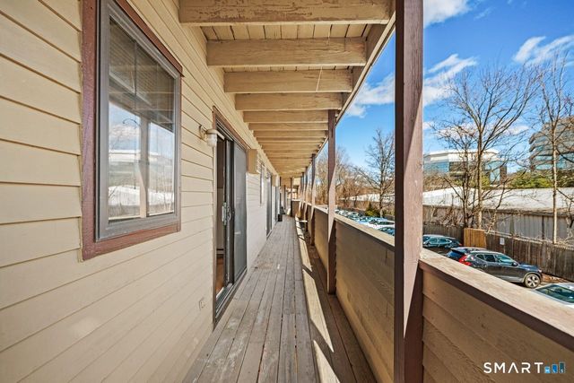 8 Oakwood Avenue APT B13, Norwalk, CT 06850