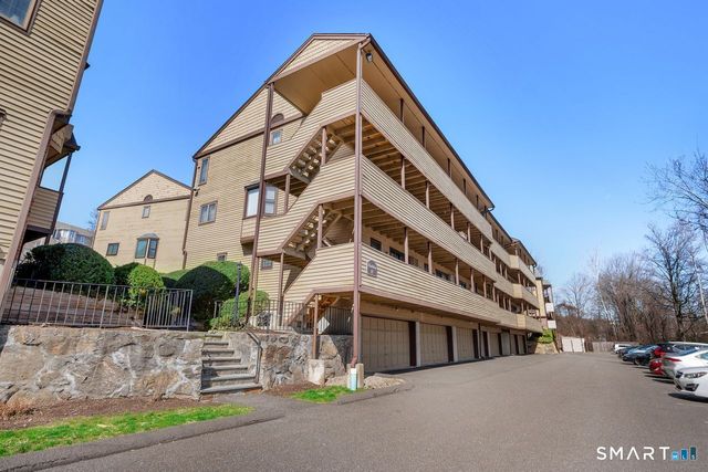 8 Oakwood Avenue APT B13, Norwalk, CT 06850