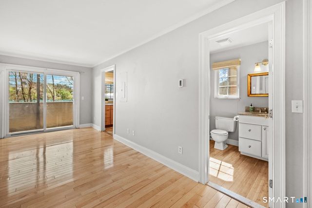 8 Oakwood Avenue APT B13, Norwalk, CT 06850