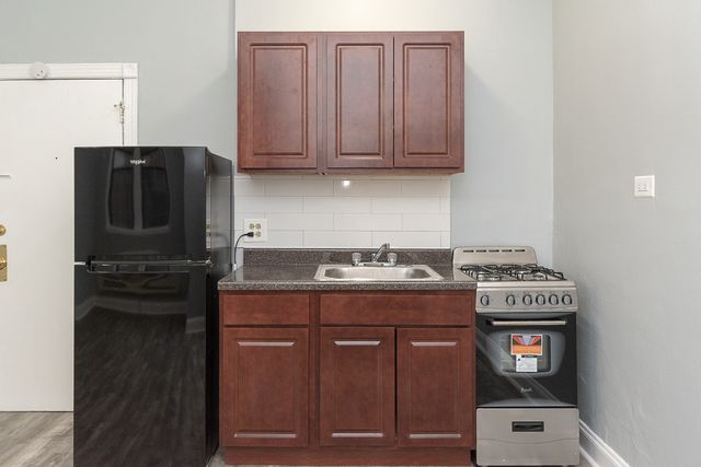 4735 N Beacon Street 108, Chicago, IL 60640