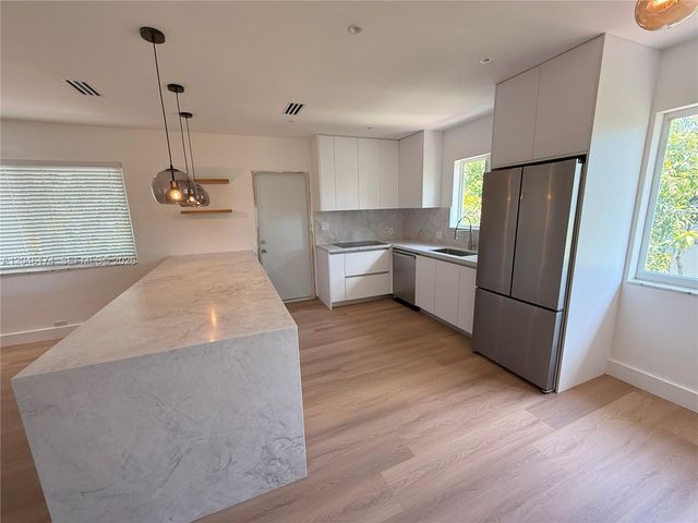 1155 98th St 4, Bay Harbor Islands, FL 33154
