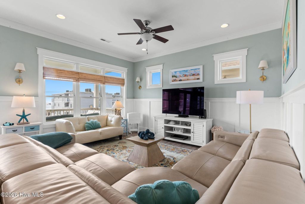 Image 19 of property listing at 5207 N Ocean Boulevard, North Myrtle Beach, SC 29582