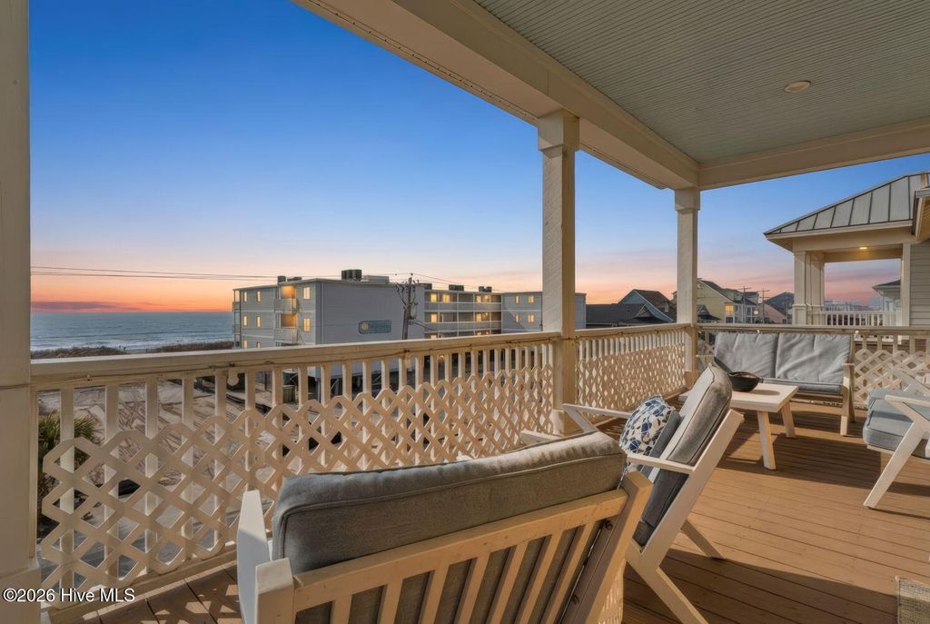 Image 6 of property listing at 5207 N Ocean Boulevard, North Myrtle Beach, SC 29582