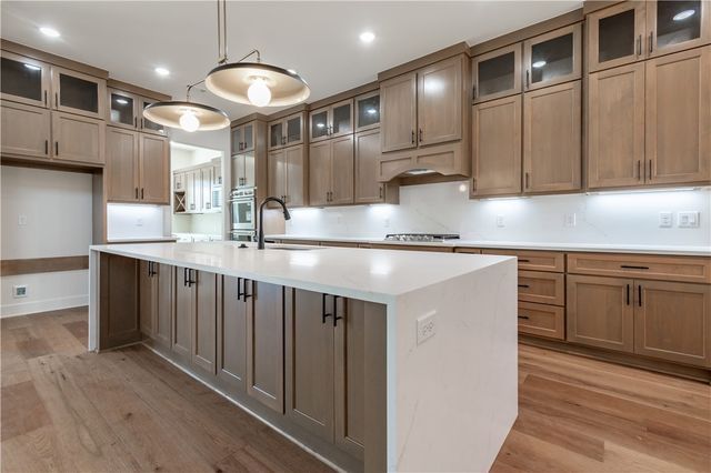 2531 N Oakland Zion Road, Fayetteville, AR 72703