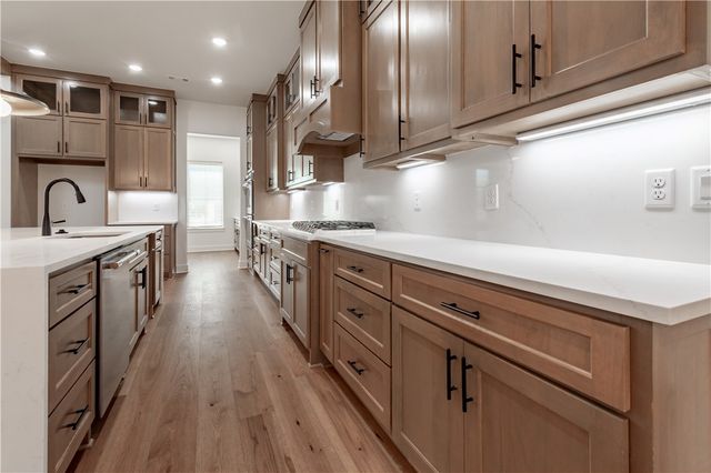 2531 N Oakland Zion Road, Fayetteville, AR 72703