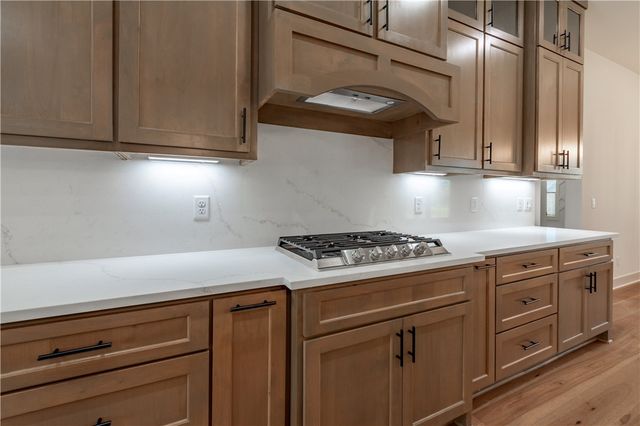 2531 N Oakland Zion Road, Fayetteville, AR 72703
