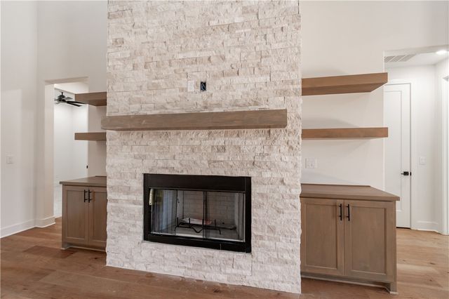 2531 N Oakland Zion Road, Fayetteville, AR 72703