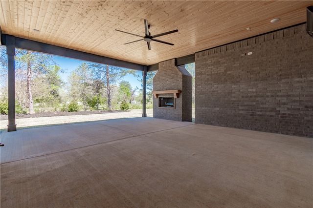 2531 N Oakland Zion Road, Fayetteville, AR 72703