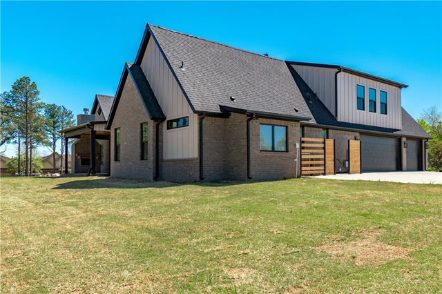 2531 N Oakland Zion Road, Fayetteville, AR 72703