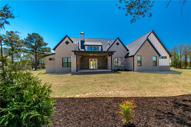 2531 N Oakland Zion Road, Fayetteville, AR 72703