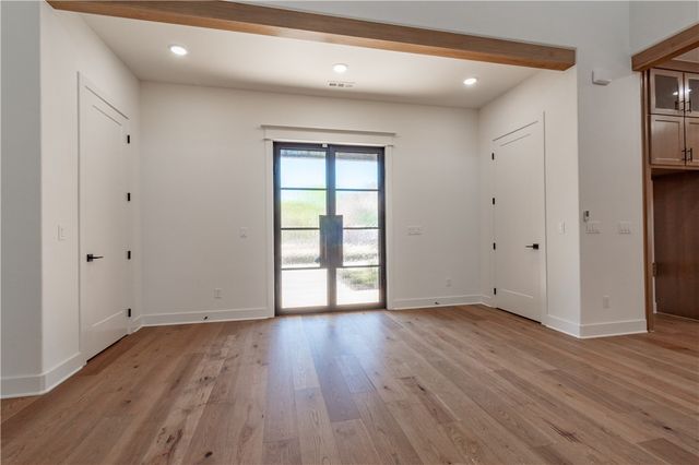 2531 N Oakland Zion Road, Fayetteville, AR 72703