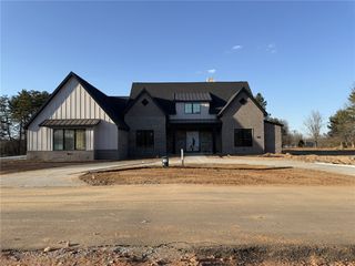 2531 N Oakland Zion Road, Fayetteville, AR 70703