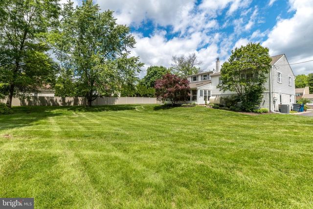 1612 WINDING DRIVE, North Wales, PA 19454