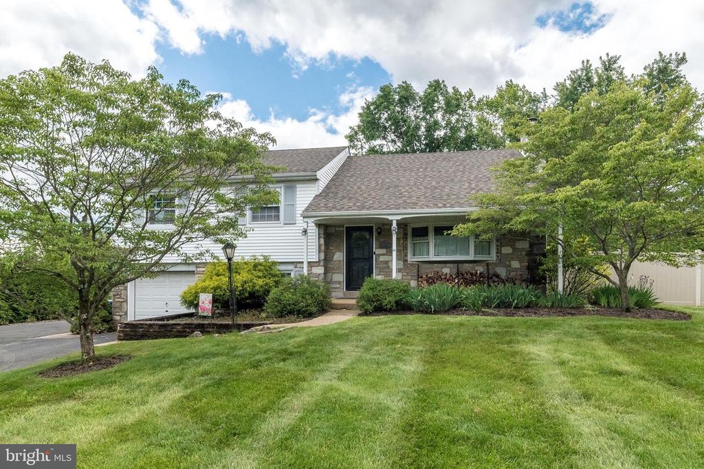 1612 WINDING DRIVE, North Wales, PA 19454