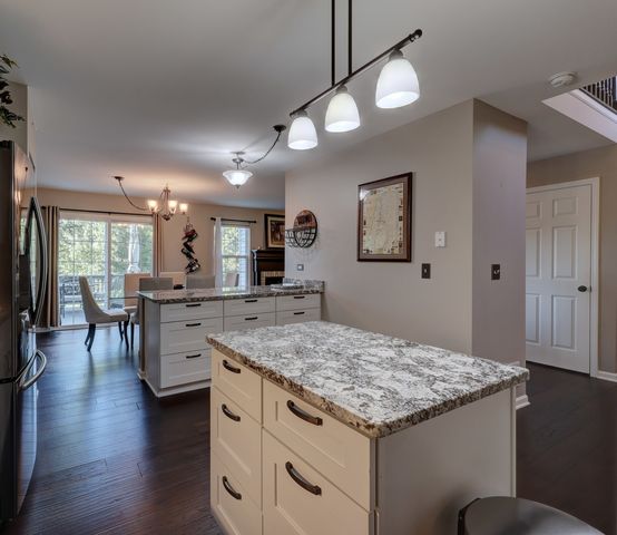 1216 APPALOOSA Way, Bartlett, IL 60103
