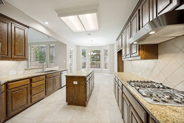 8009 Lynores Way, Plano, TX 75025
