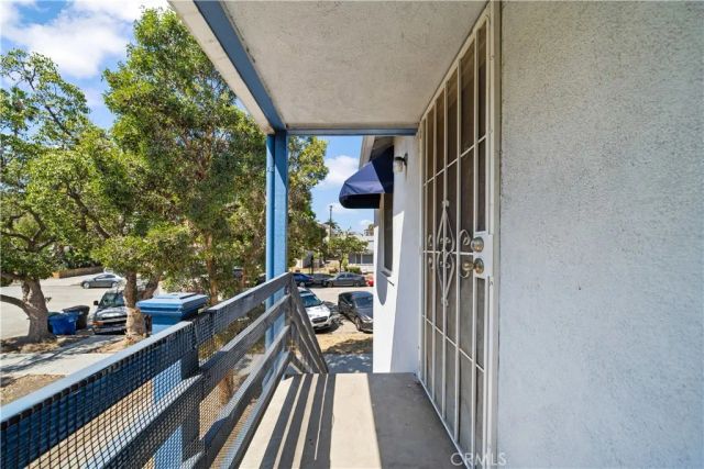 1136 Linden Avenue, Long Beach, CA 90813