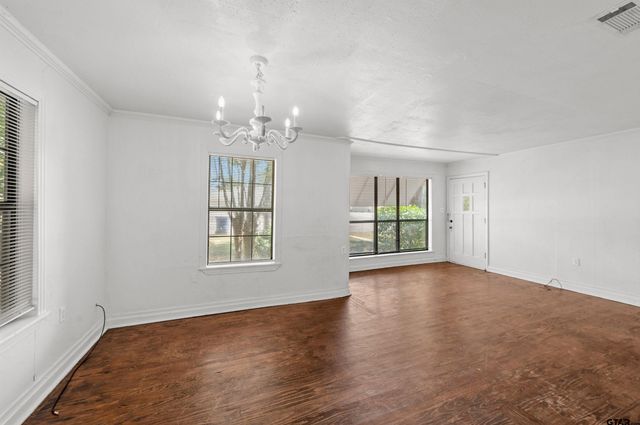 613 N Newsom, Mineola, TX 75773