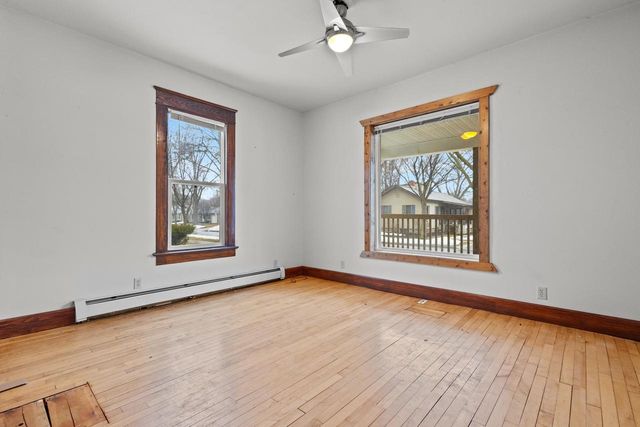 621 N HURON STREET, De Pere, WI 54115