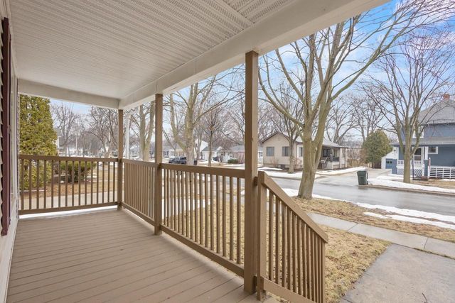 621 N HURON STREET, De Pere, WI 54115