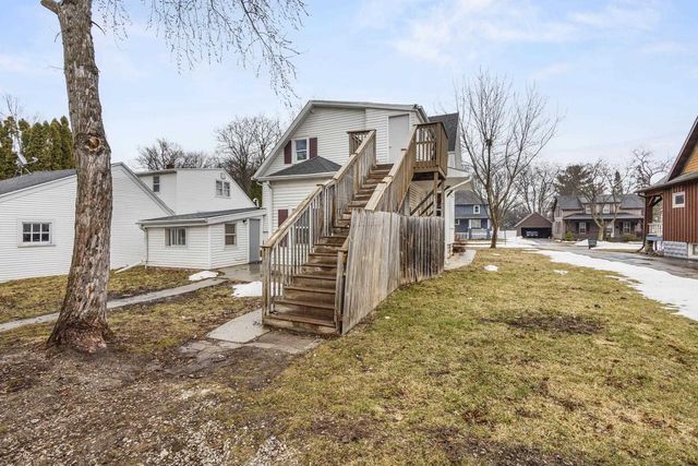 621 N HURON STREET, De Pere, WI 54115