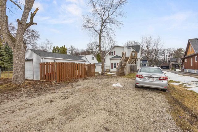 621 N HURON STREET, De Pere, WI 54115