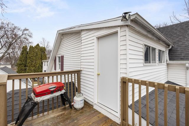 621 N HURON STREET, De Pere, WI 54115