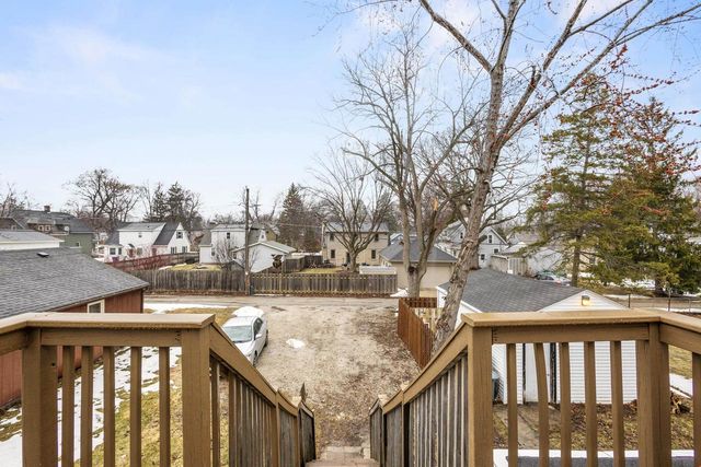 621 N HURON STREET, De Pere, WI 54115