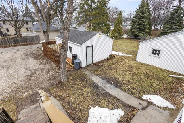 621 N HURON STREET, De Pere, WI 54115