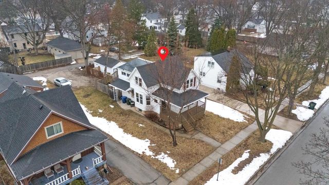 621 N HURON STREET, De Pere, WI 54115